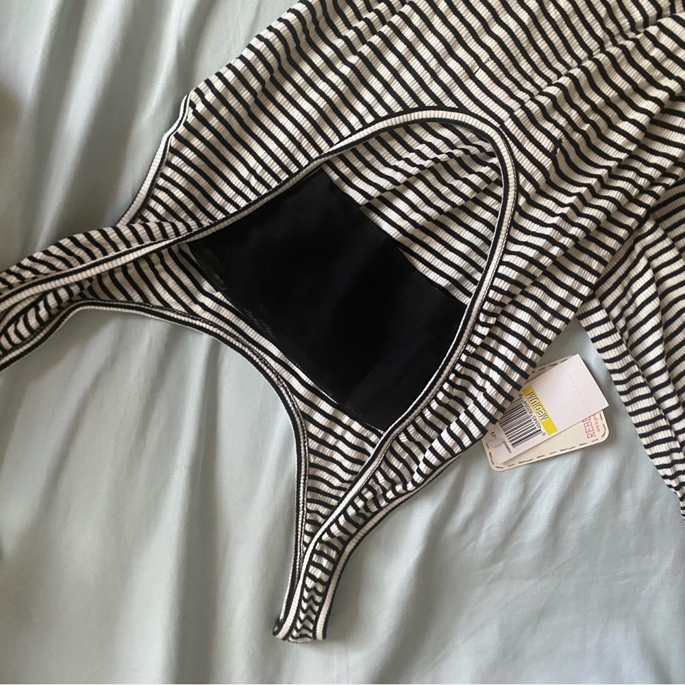 2000’s Striped Maxi Dress - Picture 2 of 3